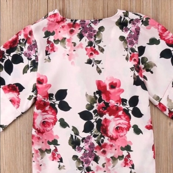 Silky soft pink floral kimono with fringe - Picture 4 of 4